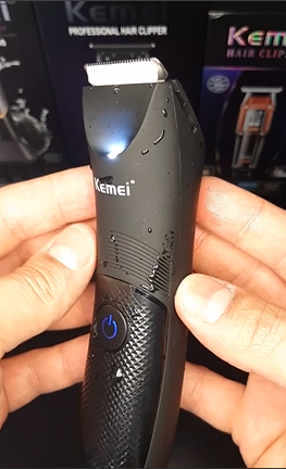 Aparador Elétrico Masculino KM-1840 – potência, precisão e segurança para todos os cuidados!