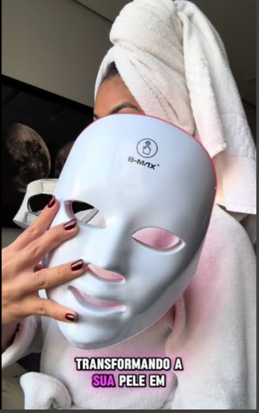 Máscara Facial LED 7 Cores Profissional – Clareia a Pele, Controla Acne e Reduz Poros para Tratamento Facial em Casa